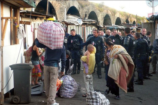 SOCIAL-IMMIGRATION-LOGEMENT-PAUVRET-POLICE-ROMS