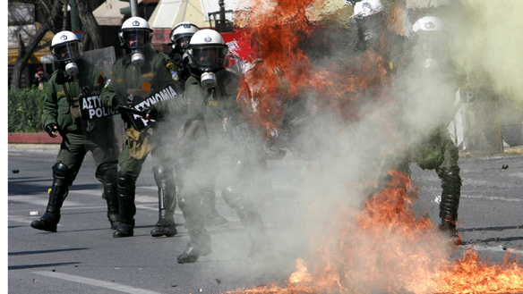 w-greece-protest-cp-RTR2BHZ